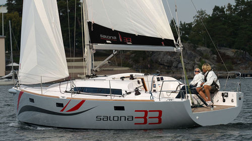 Круизно-гоночный парусник - S33 - Salona yachts - для регаты / 2 каюты / бушприт