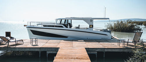 Быстроходный катер с внутренним мотором - 10 LoungeTop - DELPHIA Yachts - электрический / дизельный / хардтоп