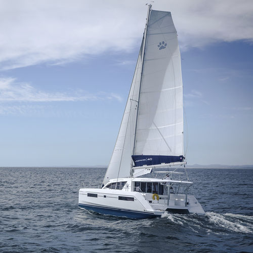 Грот - Navigator  - Ullman Sails - для круизного парусного судна / с горизонтальным кроем / из Dacron®