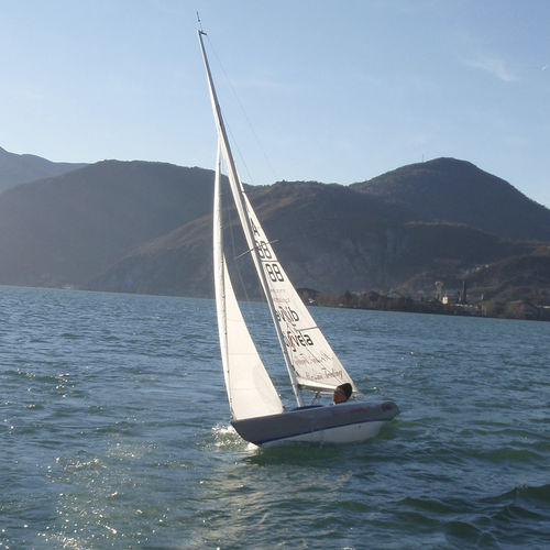 Грот - Ullman Sails - для килевого спортивного монотипа / с горизонтальным кроем / 2,4 метра