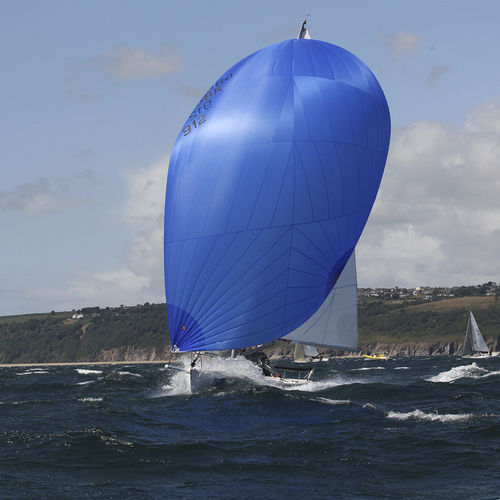 Спинакер - Ullman Sails - для килевого спортивного монотипа / с трирадиальным кроем / J80
