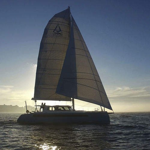 Грот - Voyager  - Ullman Sails - для круизной парусной яхты / с трирадиальным кроем / из полиэстера