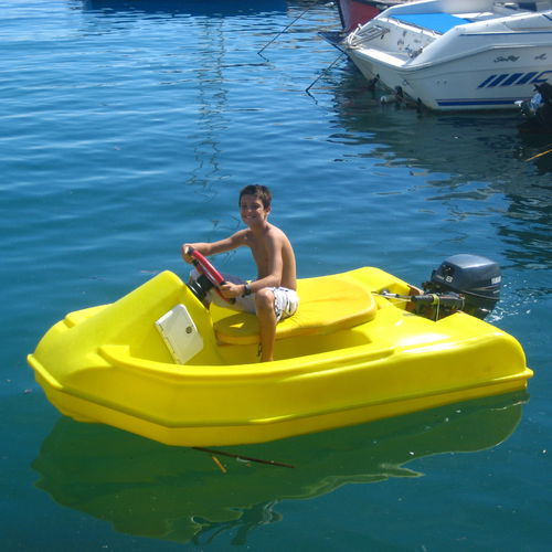 Ботик c подвесным мотором - MINIMOTO - AVENTURAS AQUATICAS - LA NORIA