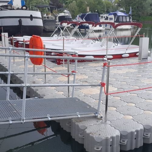 Модульный плавающий модуль для понтона - CUBE ECO-SYSTEM - MARINEFLOOR EUROPE - в комплекте