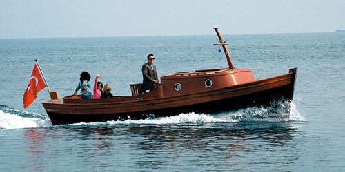 Прогулочный катер с каютой с внутренним мотором - 27  - Moonday Yachts - открытый / традиционный
