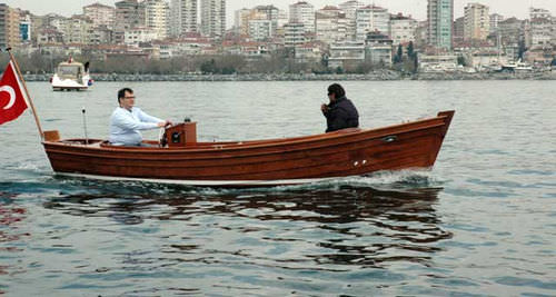 Открытый катер с внутренним мотором - 19 CS & ROYAL  - Moonday Yachts - с центральной консолью / солнечная ванна / палуба из тикового дерева