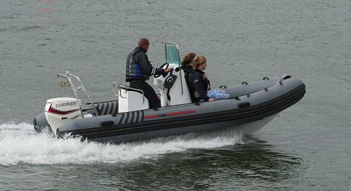Надувная лодка c подвесным мотором - VOYAGER SR470 - Excel Inflatables - полужесткая / с центральной консолью / спортивная
