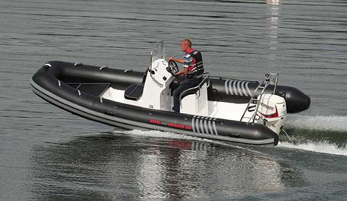 Надувная лодка c подвесным мотором - VOYAGER SR520 - Excel Inflatables - полужесткая / с центральной консолью / макс. 7 человек
