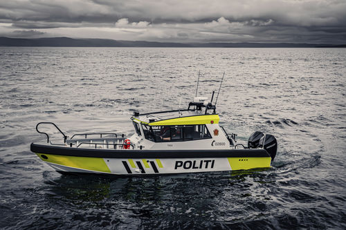 Профессиональный катер катер береговой охраны - 85 MFC - Vector ProBoat AB - внутренняя поворотно-откидная колонка / c подвесным мотором / из алюминия