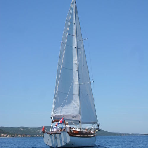 Парусник 2 каюты - CUTTER - Enavigo Yachts - из дерева / бушприт