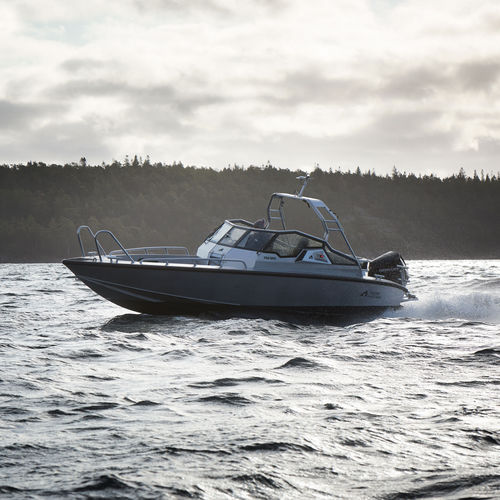 Небольшой катер c подвесным мотором - 750 SPD - Anytec Sweden AB - с двойной консолью / открытый / традиционный