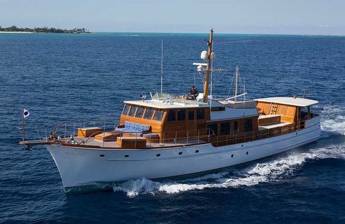 Традиционная моторная яхта - KIZBEL - Hodgdon Yachts - с флайбриджем / на заказ