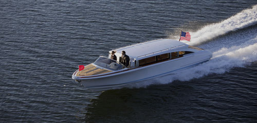 Быстроходный катер с внутренним мотором - 10.5 VENETIAN LIMOUSINE - Hodgdon Yachts - открытый / с двойной консолью / макс. 12 человек