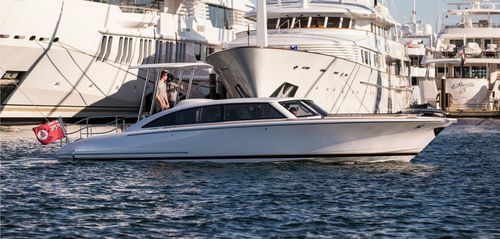 Тендер для яхты с внутренним мотором - 11.4 AFT HELM  - Hodgdon Yachts - одномоторный / открытый / с центральной консолью