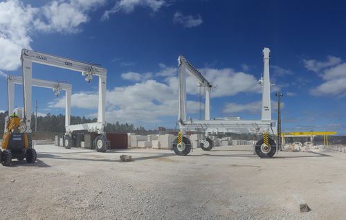 Подъемный кран для судостроительной верфи - GH Cranes & Components - шарнирный / для высокой нагрузки / с рамой