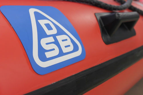Профессиональный катер спасательное судно - DSB 470 - Deutsche Schlauchboot - с внутренним мотором / надувная лодка