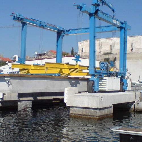 Подъемный кран для судостроительной верфи - Wise Boat Hoists - мобильный / с рамой / двойной