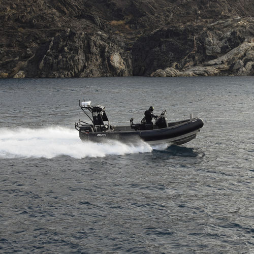 Профессиональный катер коммерческое судно - SRA 650 OB - Zodiac Milpro International - c подвесным мотором / из алюминия / надувная лодка с полужестким корпусом