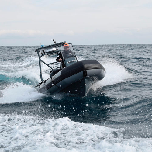 Профессиональный катер катер береговой охраны - SRR 420 - Zodiac Milpro International - надувная лодка с полужестким корпусом / надувная лодка