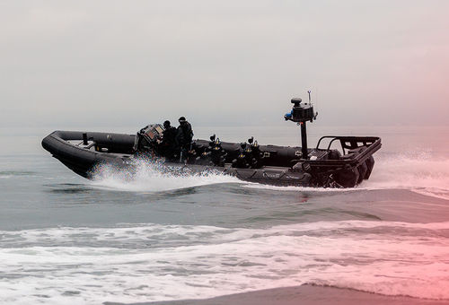 Профессиональный катер катер береговой охраны - ZH 662 LE - Zodiac Milpro International - c подвесным мотором / из алюминия / надувная лодка с полужестким корпусом