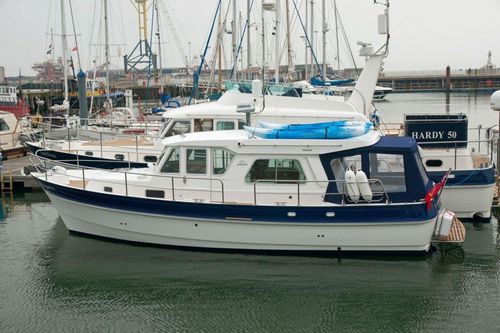 Быстроходный катер с внутренним мотором - HARDY 36DS - Hardy Marine - дизельный / двухмоторный / корпус полуглиссирующего типа