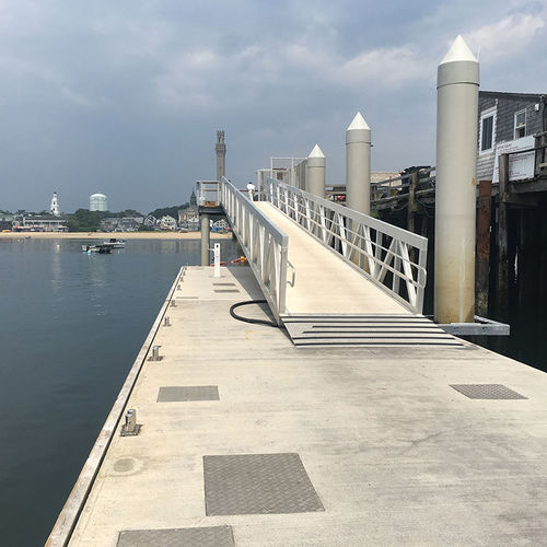Мосток для понтона - SF MARINA - плавучий / из гальванизированной стали / на заказ