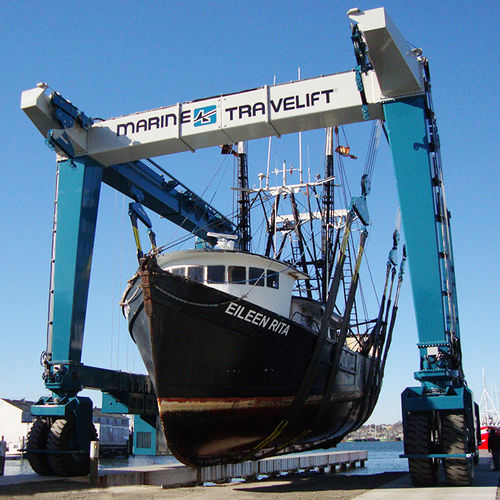 Судоподъемник с дистанционным управлением - C series - Marine Travelift, Inc. - полноприводный / для большой нагрузки