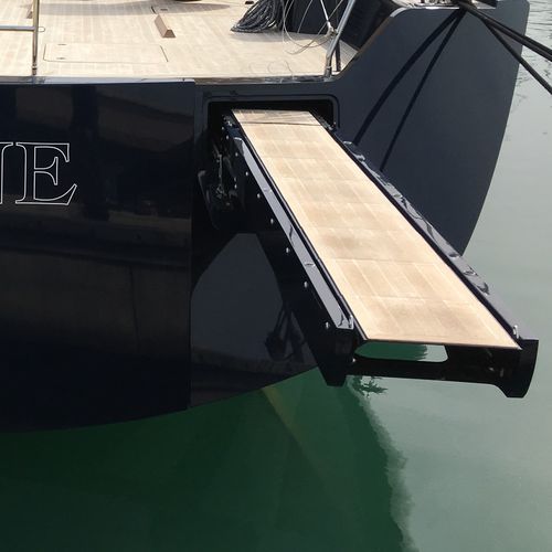 Мосток для яхты - OLYMPUS - SWISS CARBON Marine Systems - выдвижной / ручной / с дистанционным управлением