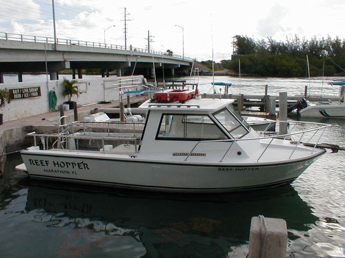 Быстроходный катер с внутренним мотором - ISLAND HOPPER 30 - Island Hopper International Boat Works, Inc. - для дайвинга / для спортивной рыбалки