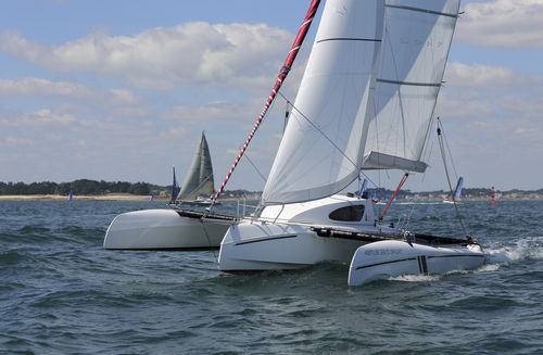 Тримаран - ASTUS 22.5 - Astusboats - для навигации в прибрежных водах / передвижной