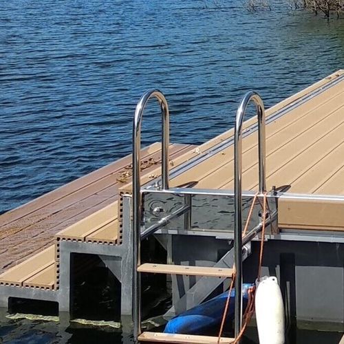 Лестница для понтона - Ronáutica Quality Marinas SLU - фиксированная / для безопасности