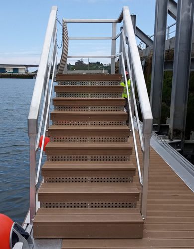 Лестница для понтона - Ronáutica Quality Marinas SLU - для яхтенной стоянки
