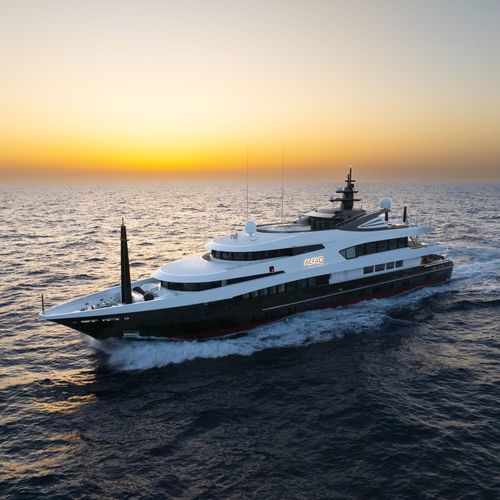 Круизная мега-яхта - ALFA G - Oceanco - с флайбриджем / с рулевой рубкой / 6 кают