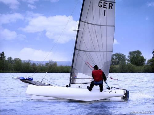 Спортивный катамаран для регаты - EAGLE 15 - Eagle Catamarans - одиночный / с одной трапецией / асимметричный спинакер