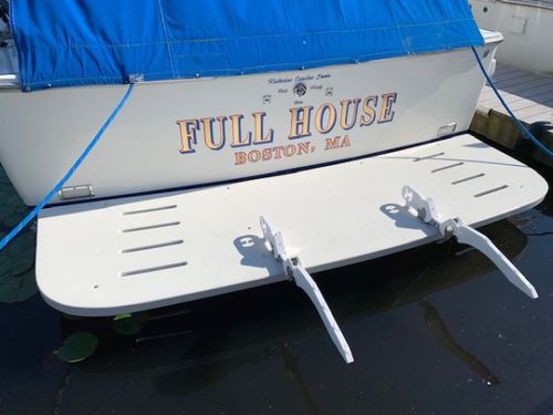 Платформа для купания - 33′ Bertram - Beachcomber Fiberglass Technology - фиксированная / для катера / для заднего табло