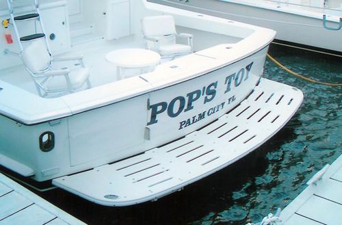 Платформа для купания - 52′ Hatteras - Beachcomber Fiberglass Technology - фиксированная / для катера / для заднего табло