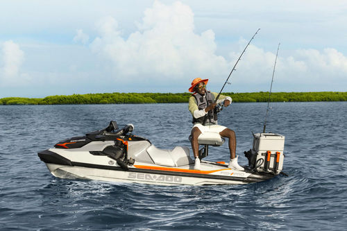 Сидячий водный мотоцикл - FISHPRO TROPHY 170 - Sea-doo - трехместный / 170 л.с.