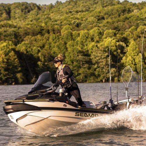 Сидячий водный мотоцикл - FishPro™ Apex - Sea-doo - трехместный / 300 л.с.