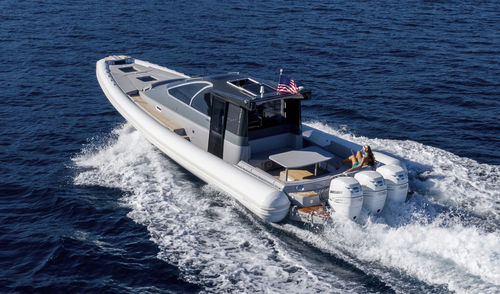 Надувная лодка c подвесным мотором - Targa 45 - Cantieri Magazzù - трехмоторная / хардтоп / с кабиной
