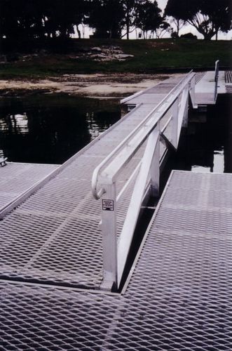 Мосток для понтона - Marina Dock Systems - из нержавеющей стали / с поручнем