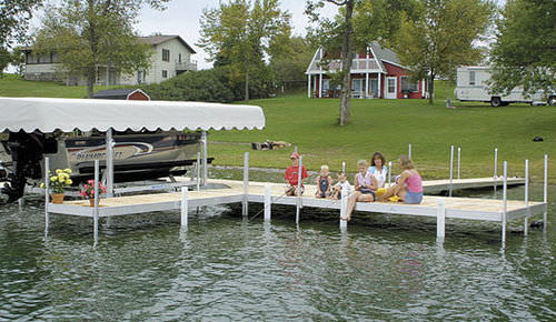 Док для причаливания - Classic - Hewitt Boats Lifts and Docks - для яхтенной стоянки / алюминий / на сваях
