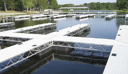 Док для причаливания - Hewitt Boats Lifts and Docks - для яхтенной стоянки / алюминий / на заказ