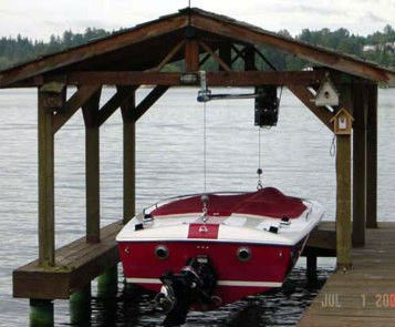 Лифт для катеров - 2-Point Pick Up  - Lunmar Boat Lifts - плавучий / с навесом