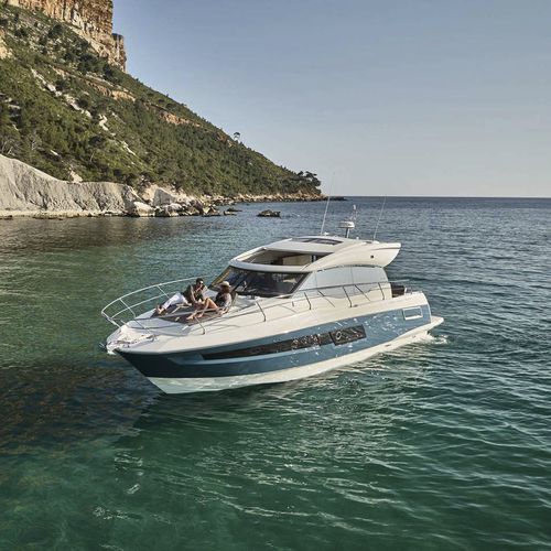 Быстроходный катер с внутренним мотором - 460S - Prestige Yachts - двухмоторный / хардтоп / POD IPS