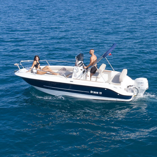 Открытый катер c подвесным мотором - BRAVA 19 - Mingolla Cantiere Nautico srl - с центральной консолью / макс. 6 человек / макс. 7 человек