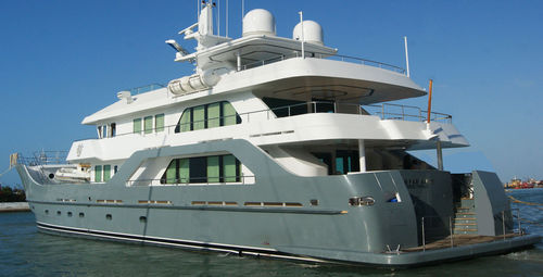 Круизная супер-яхта - M/Y Far Far Away - Inace - траулер / с приподнятой рулевой рубкой / корпус водоизмещающего типа
