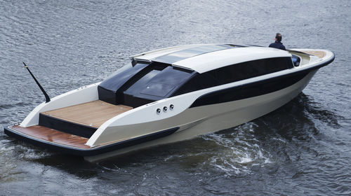 Быстроходный катер с поворотно-откидной колонкой - LIMOUSINE 10,5 M - Yachtwerft Meyer - двухмоторный / открытый / с центральной консолью