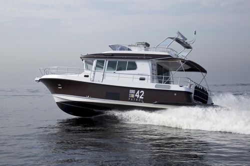 Быстроходный катер с внутренним мотором - 42 - Linex-Boat Oy - двухмоторный / с флайбриджем / с рулевой рубкой