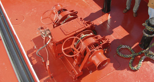 Гидравлический брашпиль - W12531 / W12533 - Coastal Marine Equipment Inc - для судна / горизонтальный / на палубу