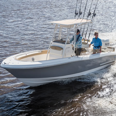 Открытый катер c подвесным мотором - Sportfish 202 - PIONEER BOATS - с центральной консолью / для спортивной рыбалки / макс. 8 человек